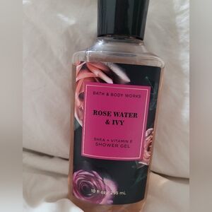 Bath & Body Works Rose Water & Ivy Shower Gel - Black and Pink